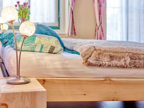 Schlafen mit sanft erhöhtem Oberkörper.