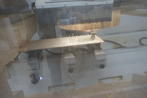 CNC-Fräsarbeiten an Bestandteilen des CoForums, einer Installation der Architekten Sebastian Hicks und Stefan Breuer